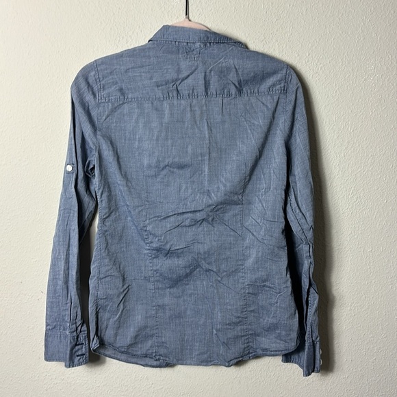 J. Crew The Perfect Shirt Chambray Long Sleeve Button-Down Shirt size small - Picture 6 of 7